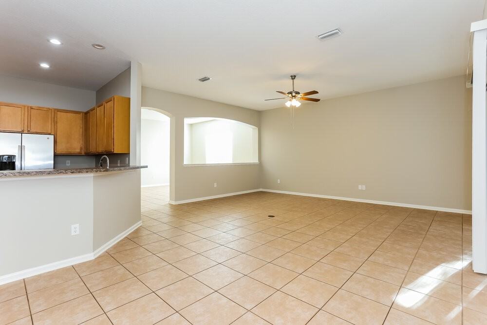 1522 Creek Point Blvd - Photo 5 of 16