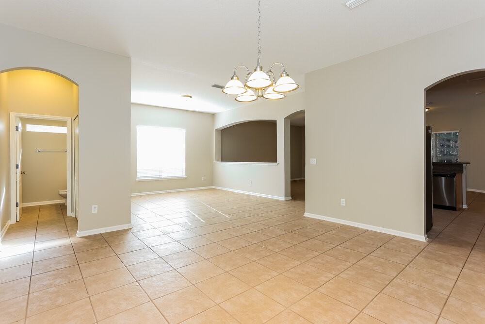 1522 Creek Point Blvd - Photo 7 of 16