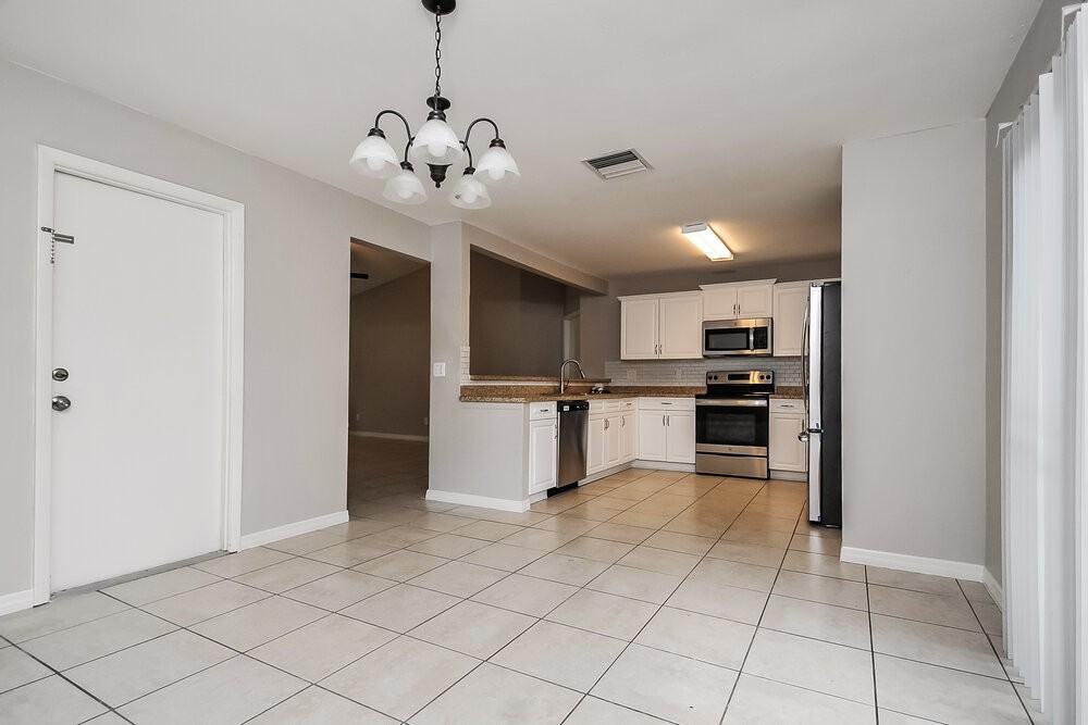 1903 Dartford Ct - Photo 6 of 16