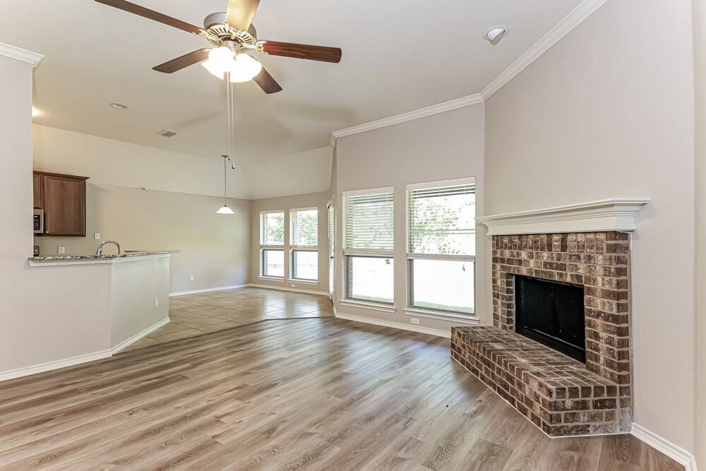 572 Timberwolf Ln - Photo 3 of 16