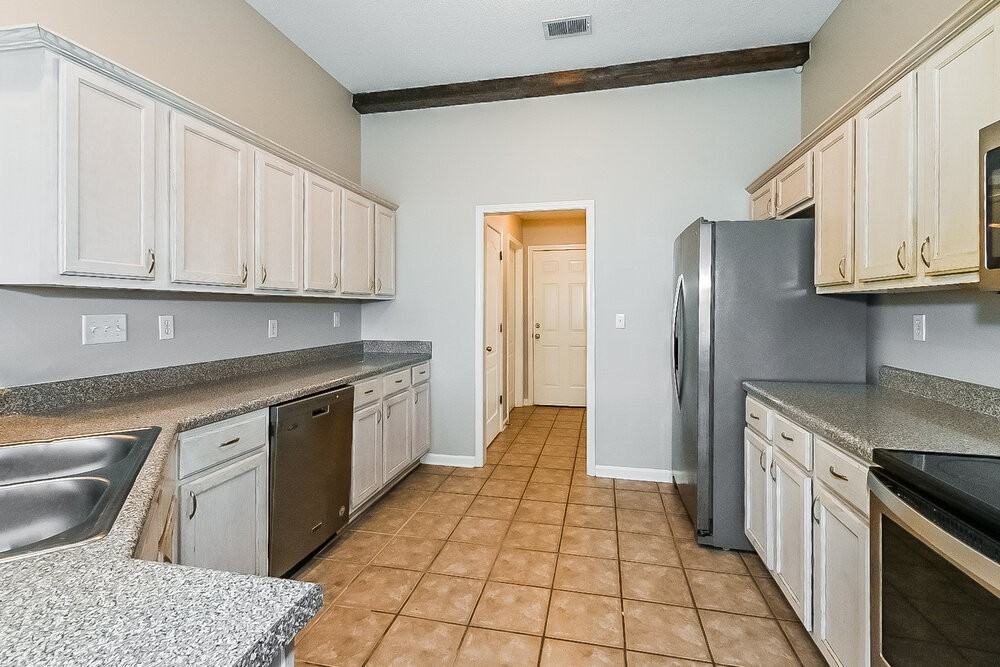 7854 Meadow Ridge Ln - Photo 7 of 17