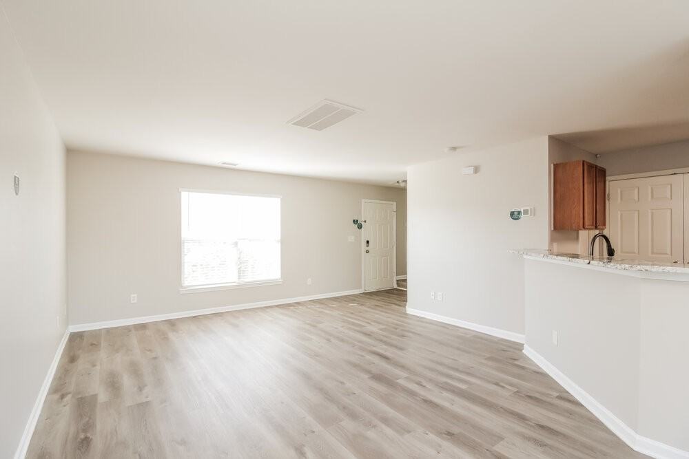 1604 Harland St - Photo 6 of 17