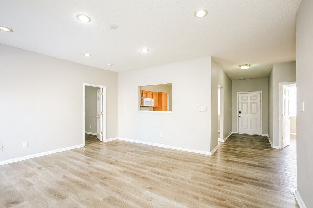 1421 Dowell St - Photo 4 of 16