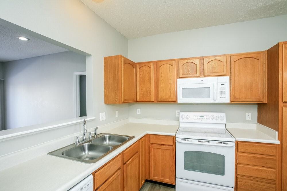 1421 Dowell St - Photo 7 of 16