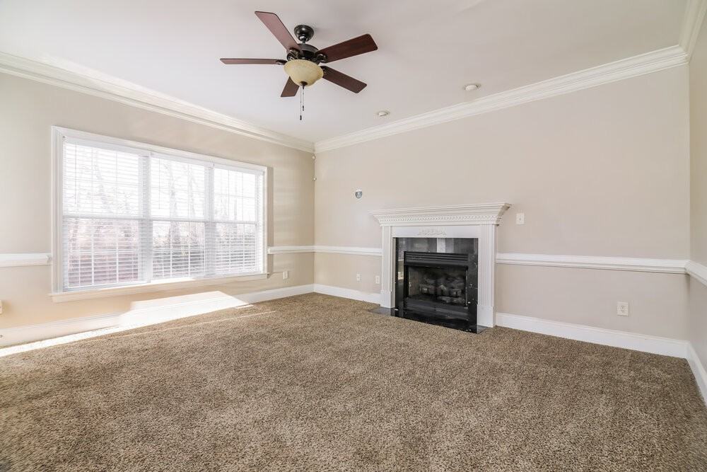 1011 Watsonia Dr - Photo 4 of 17