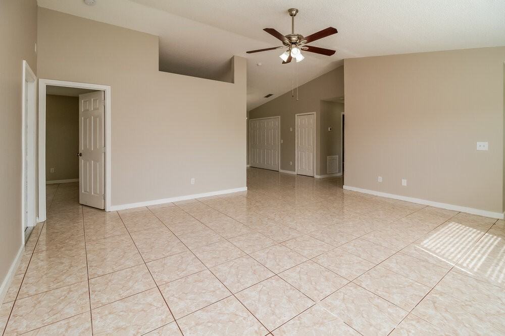 635 Basingstoke Ct - Photo 4 of 16