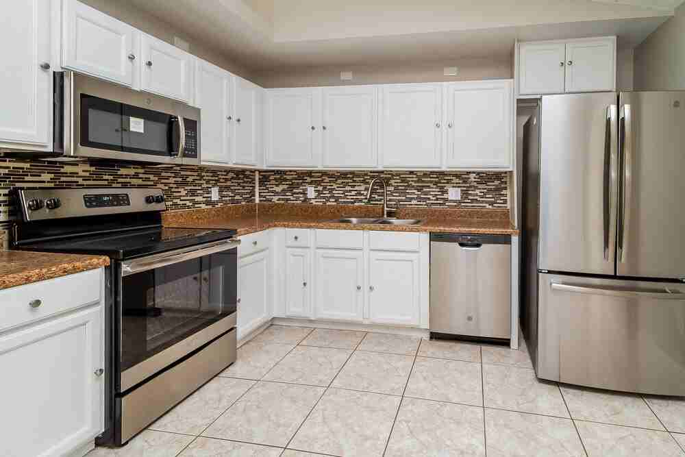 635 Basingstoke Ct - Photo 7 of 16