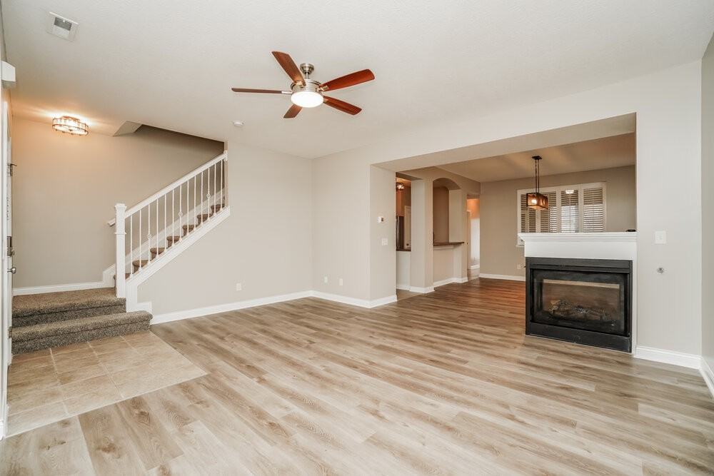 200 Lamplight Ct - Photo 4 of 17