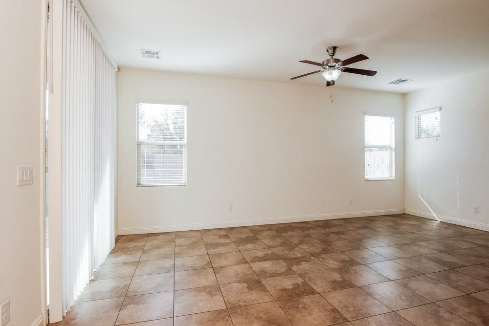 5521 E Jaeger St - Photo 4 of 17