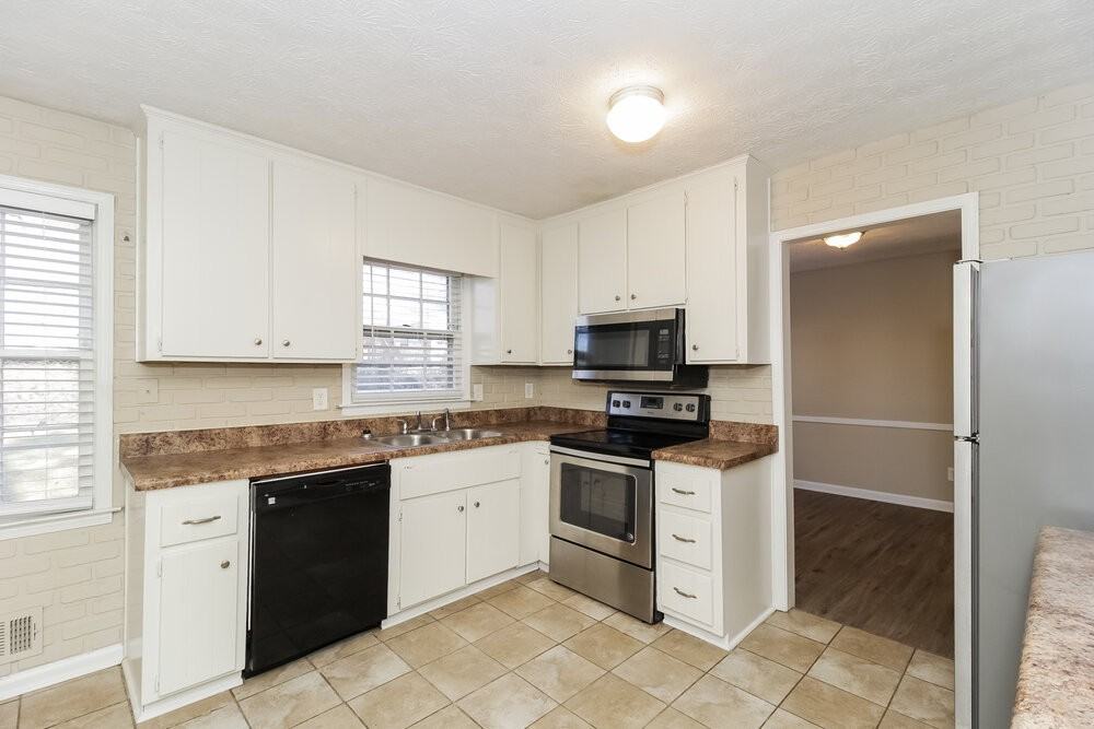 3334 Heatherwood Ln Sw - Photo 6 of 17