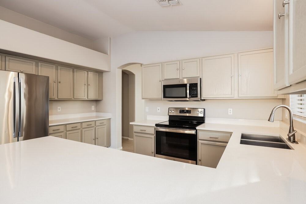 3718 W Burgess Ln - Photo 6 of 16