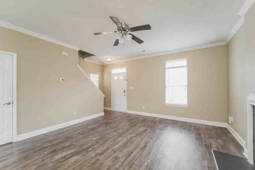 5827 Waverly Lynn Ln - Photo 6 of 17