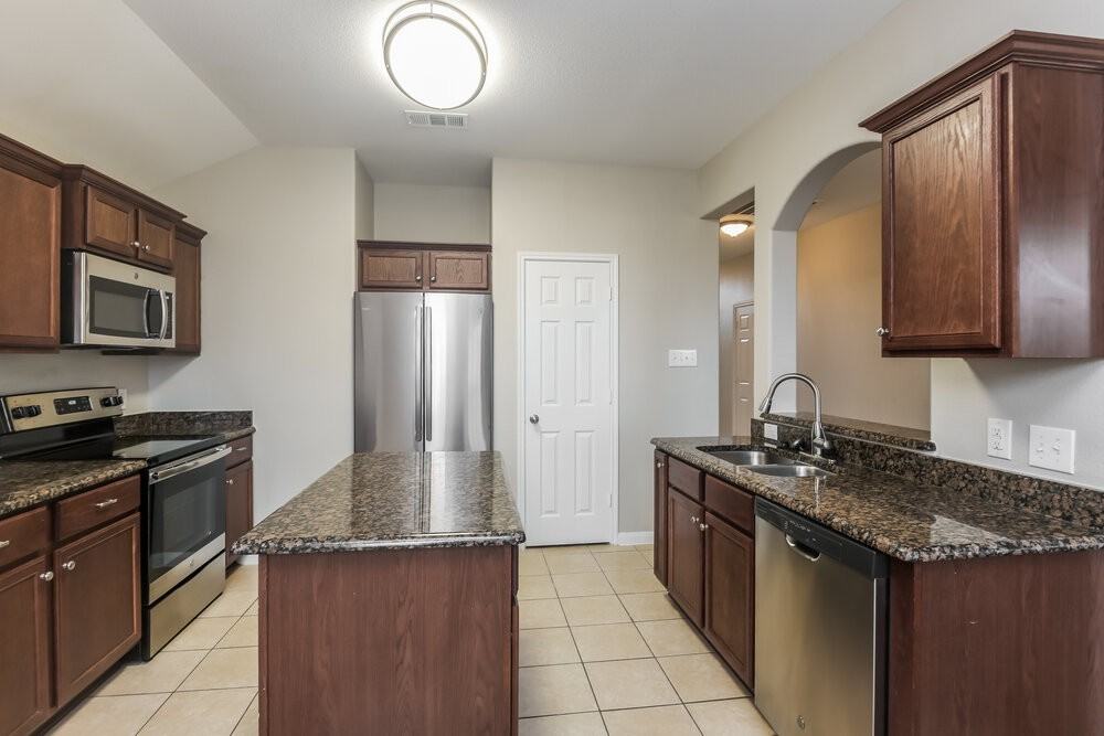 300 Meadow Ridge Dr - Photo 6 of 16