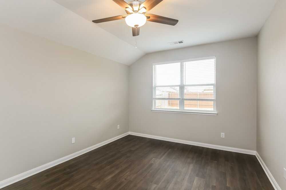 300 Meadow Ridge Dr - Photo 7 of 16