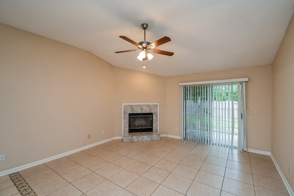 7835 Longhorn Cir E - Photo 3 of 16
