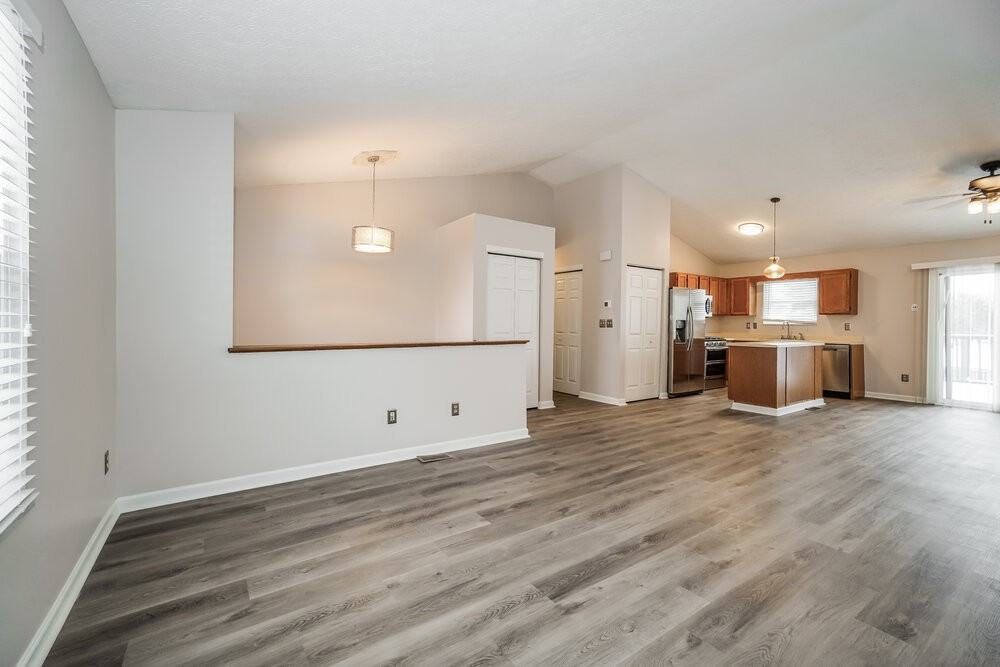 201 Border St - Photo 4 of 17