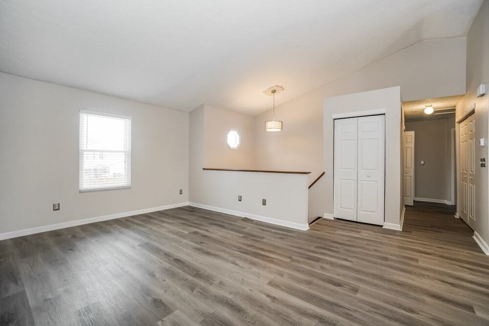 201 Border St - Photo 5 of 17