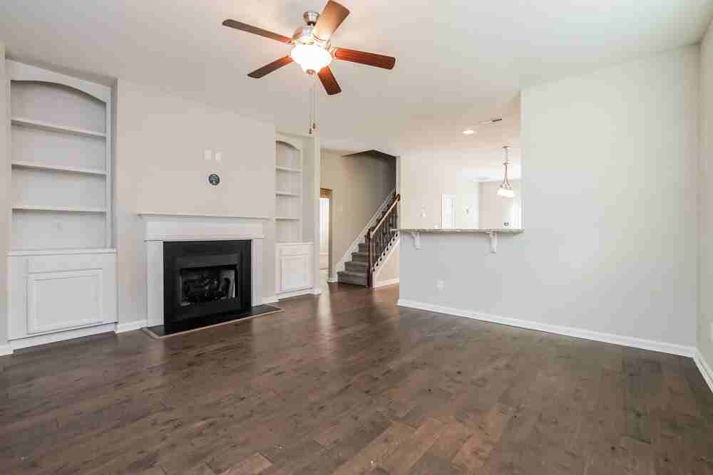 229 Lanier Pl - Photo 5 of 17