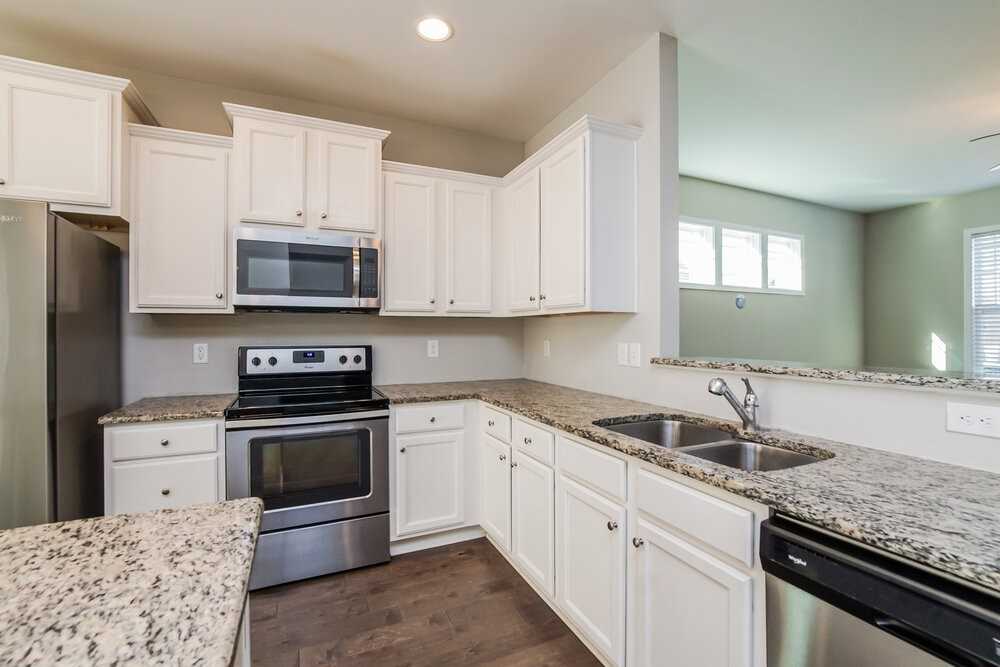 229 Lanier Pl - Photo 6 of 17