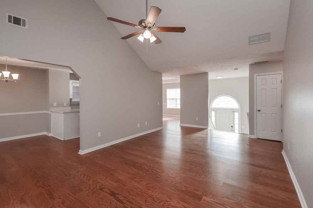 50 Brandon Dr - Photo 6 of 17