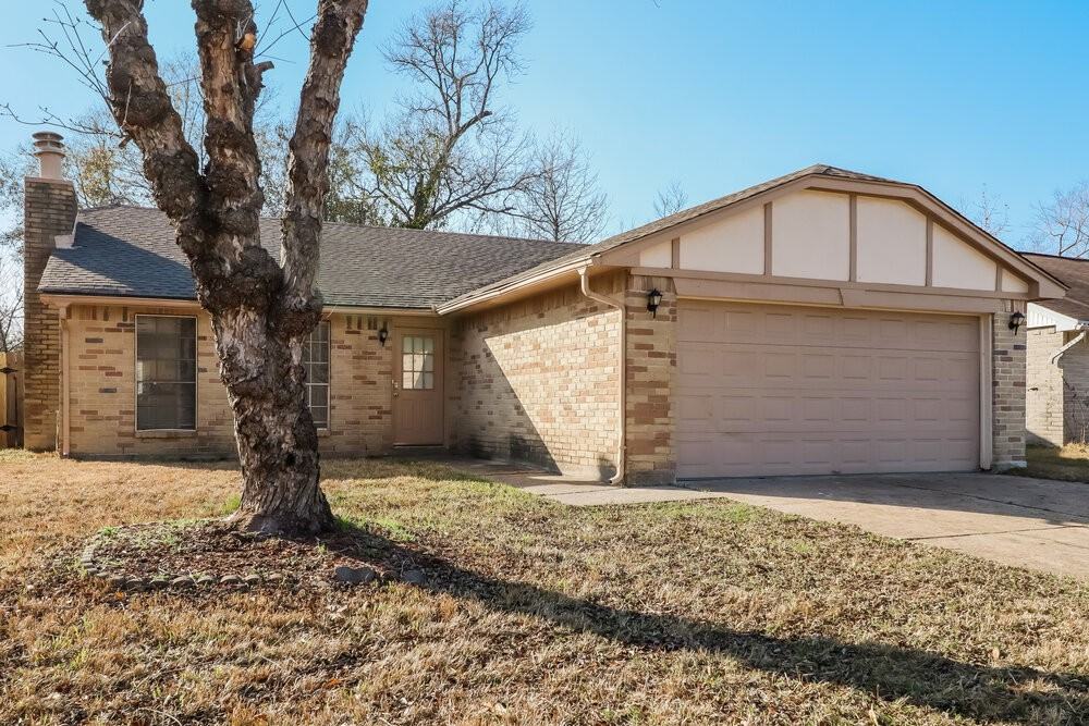 23903 Lestergate Dr - Photo 3 of 16