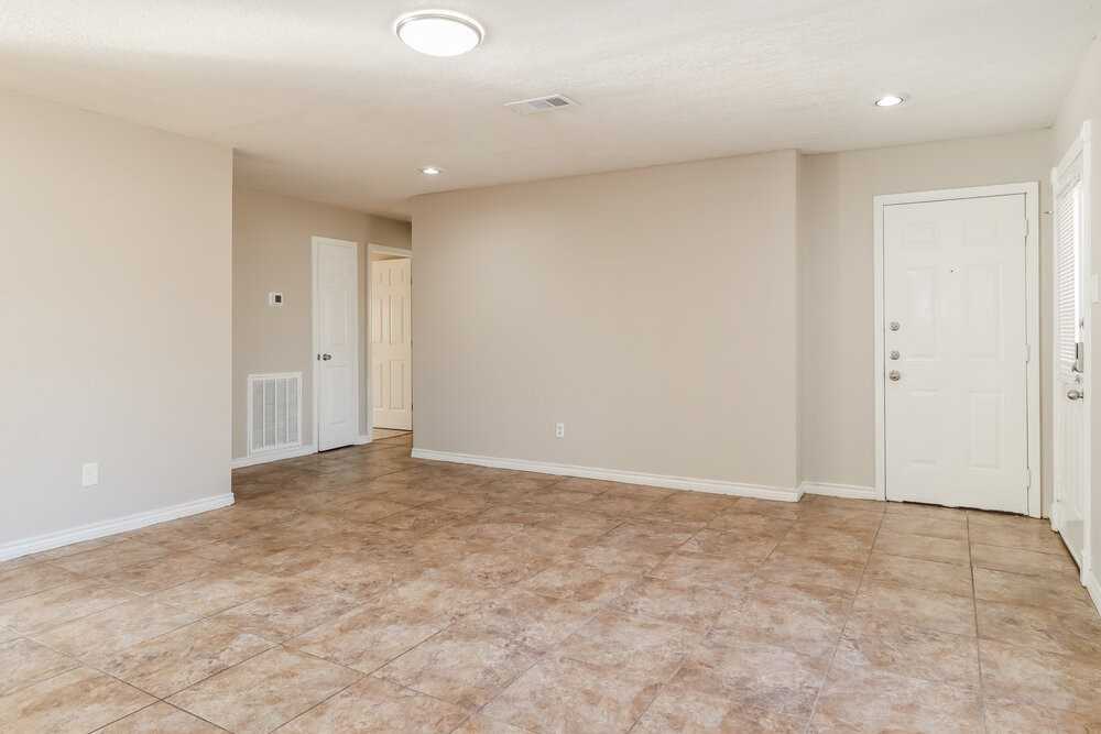 23903 Lestergate Dr - Photo 5 of 16
