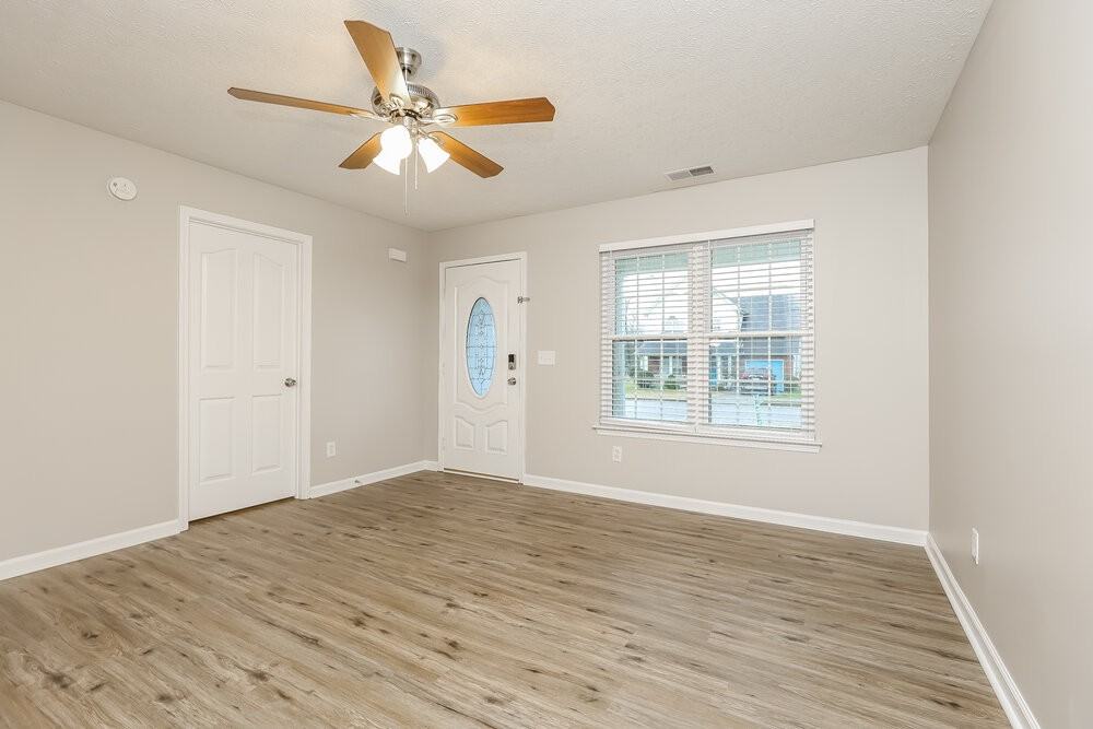 3565 Mt View Ridge Drive - Photo 5 of 17