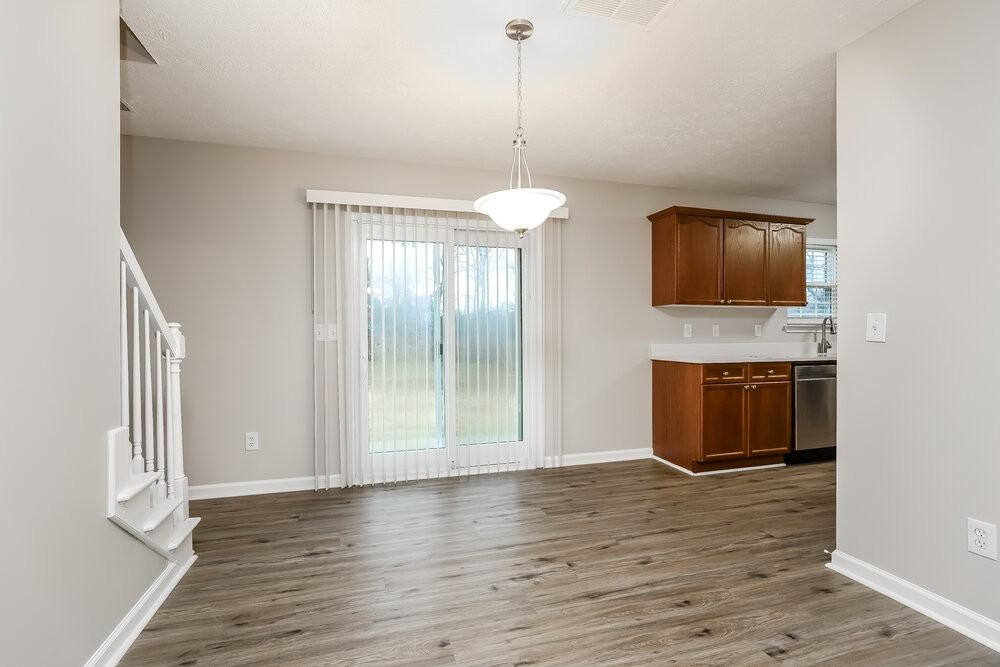 3565 Mt View Ridge Drive - Photo 6 of 17