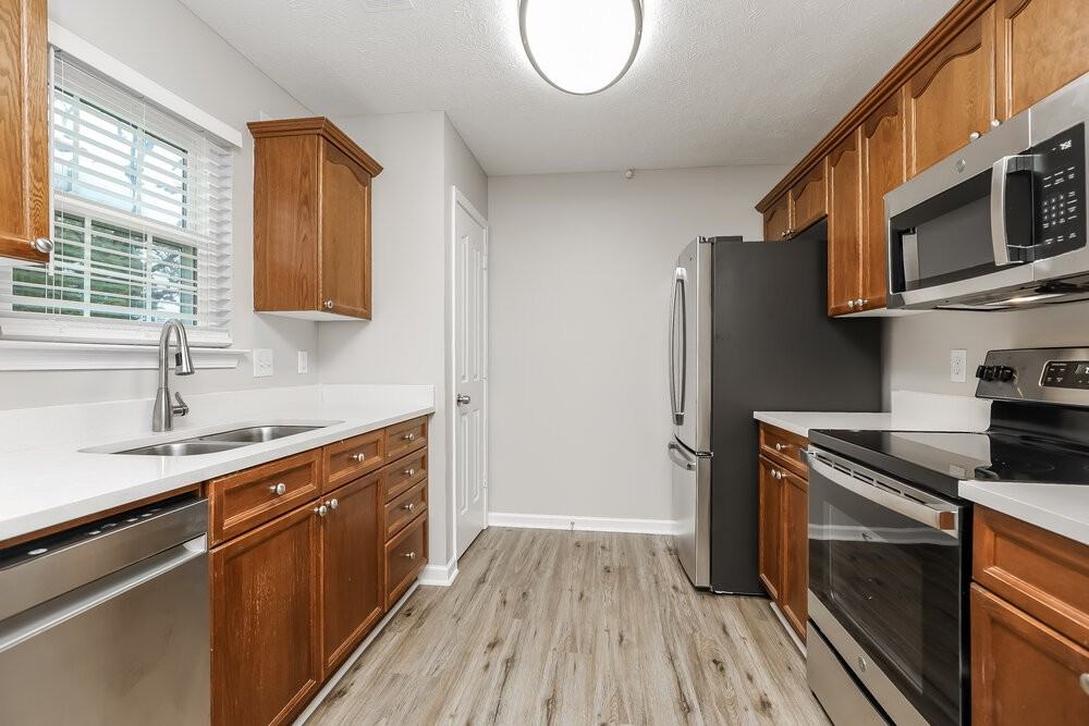 3565 Mt View Ridge Drive - Photo 7 of 17