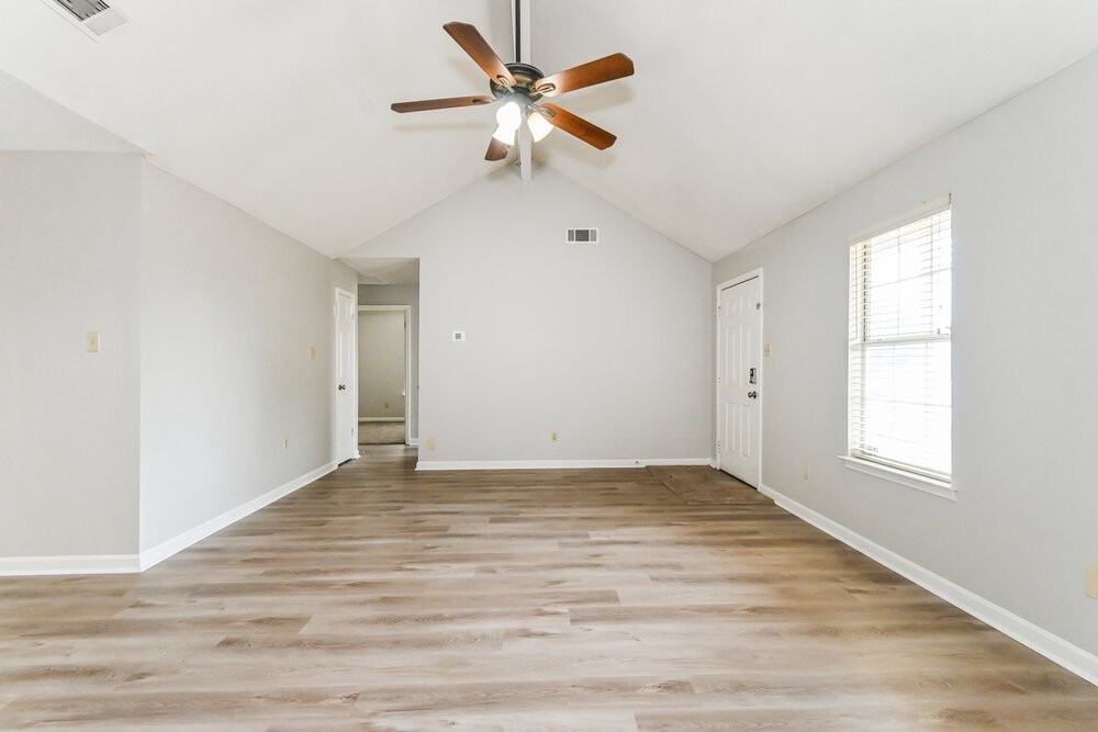 1622 Raybrad Dr - Photo 3 of 16