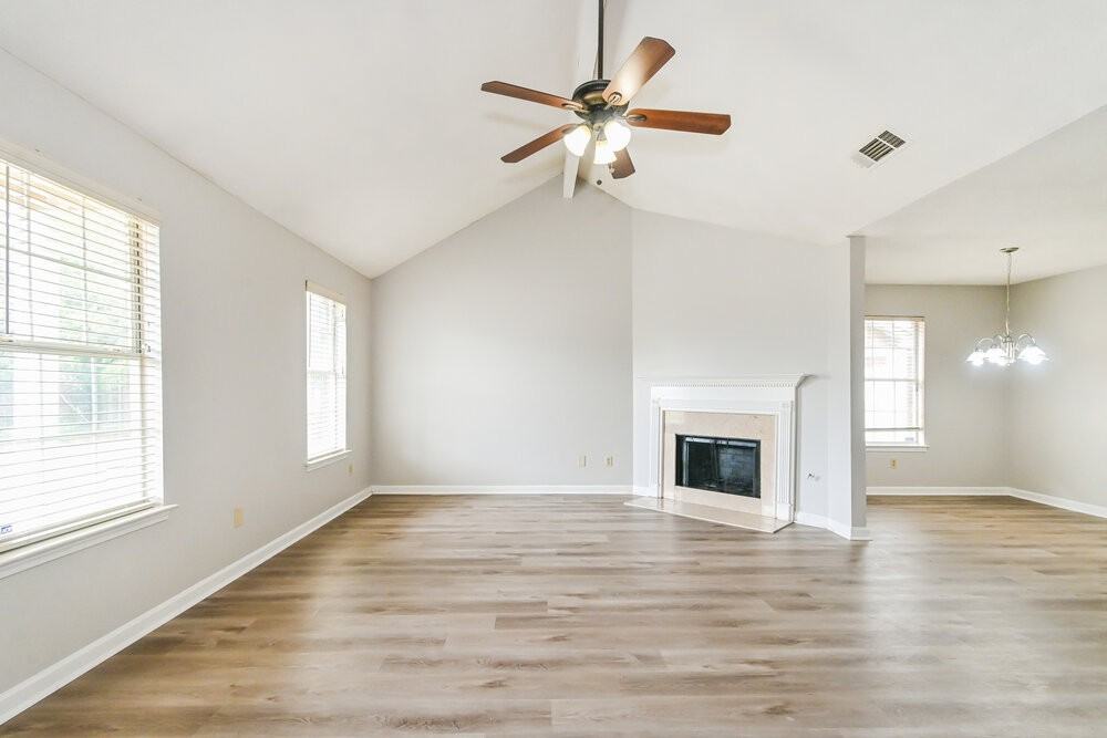 1622 Raybrad Dr - Photo 4 of 16