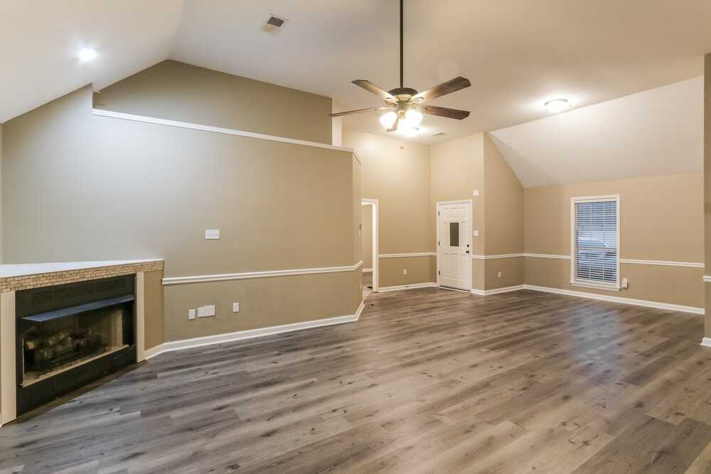 5825 Blocker St - Photo 4 of 17