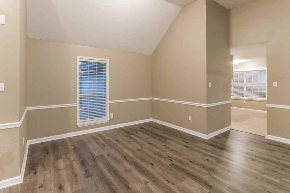 5825 Blocker St - Photo 6 of 17