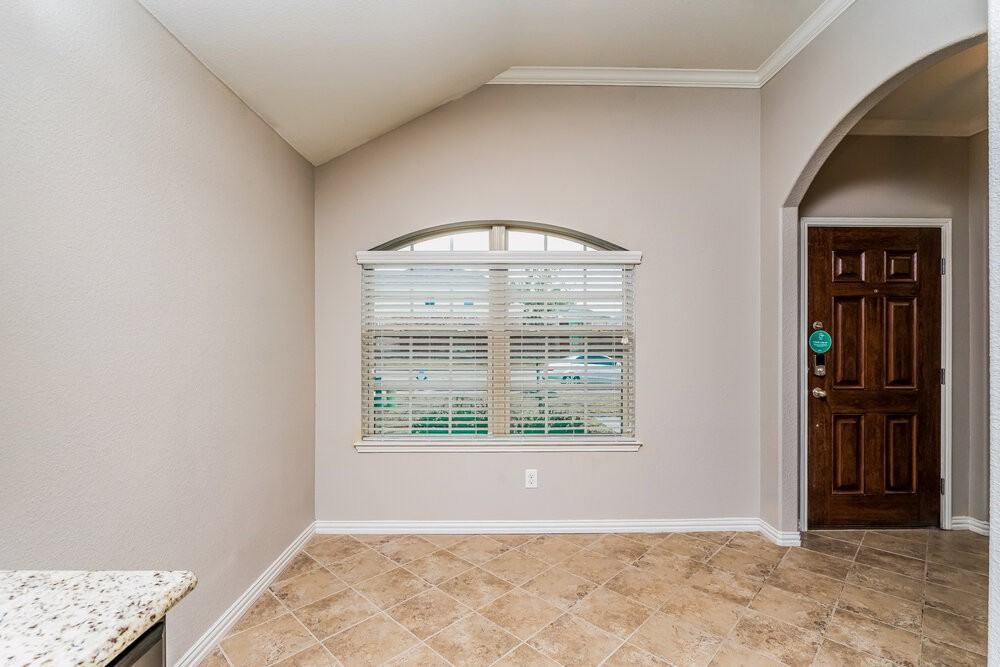 413 Brahma St - Photo 6 of 16