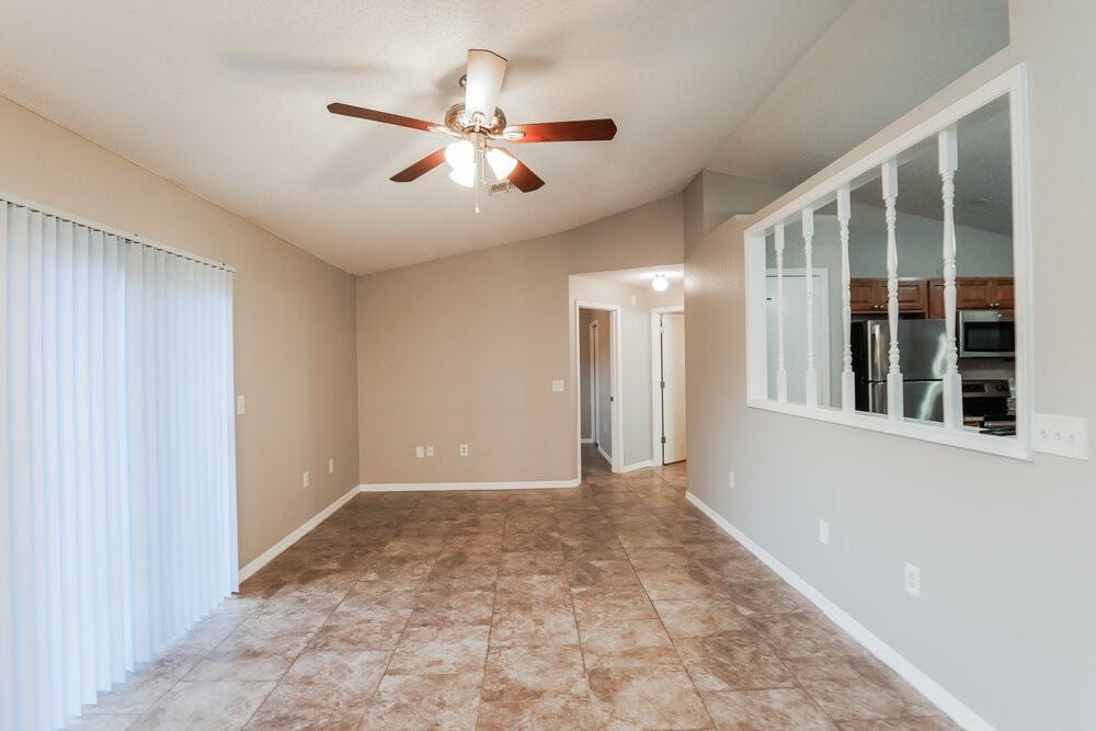 3307 Queens Cove Loop - Photo 3 of 16