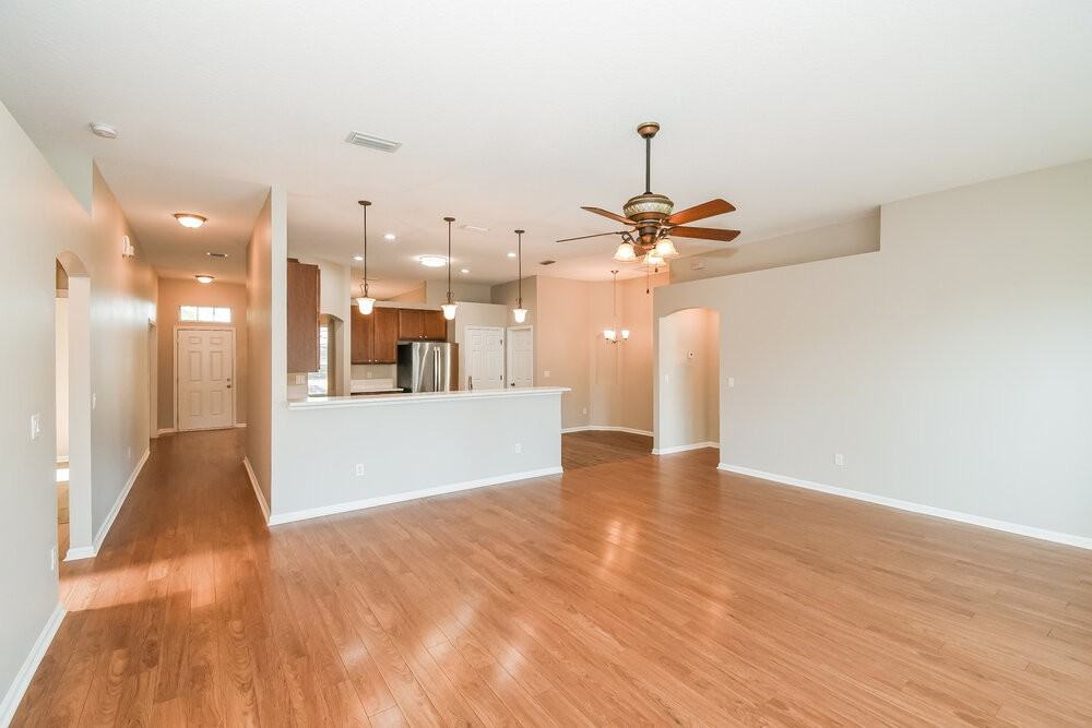 15865 Twin Creek Dr - Photo 4 of 16