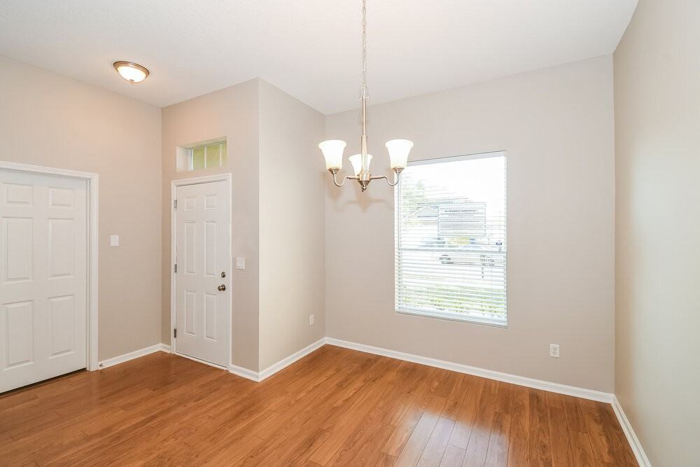 15865 Twin Creek Dr - Photo 5 of 16