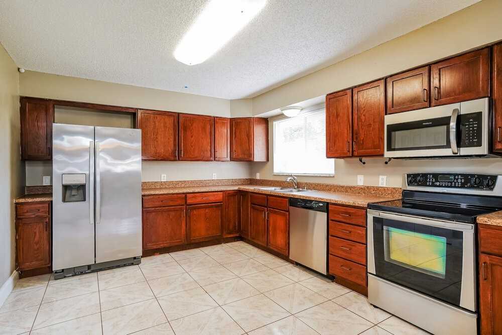 1119 Clayton Ave - Photo 6 of 16