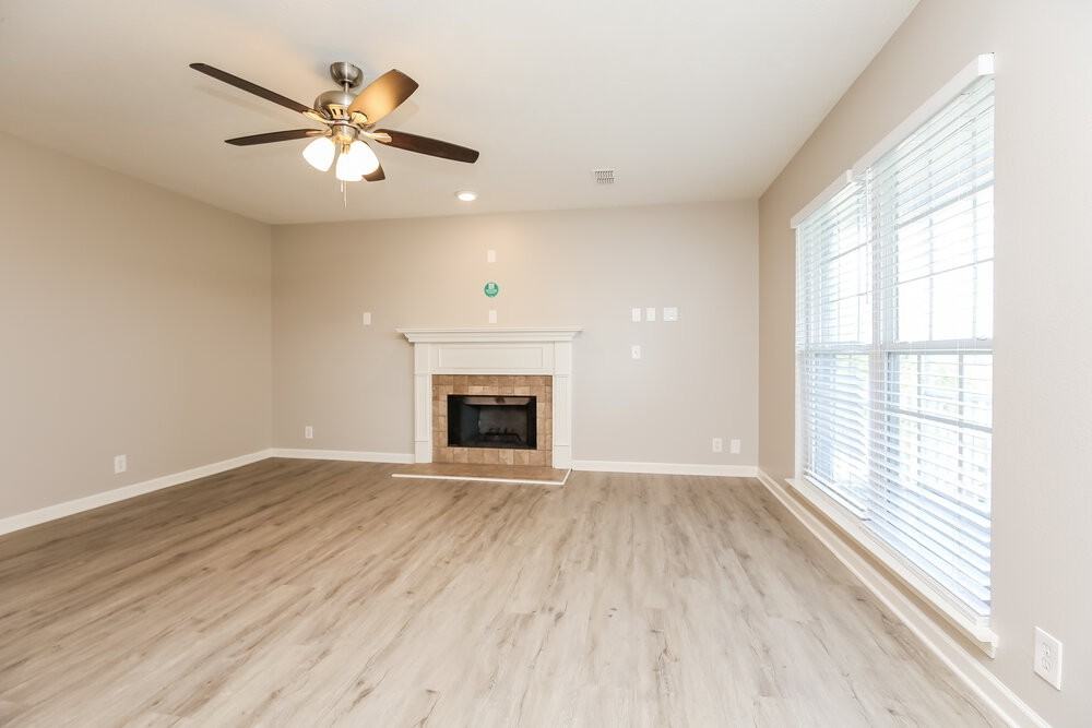 7016 Zither Ln - Photo 4 of 17