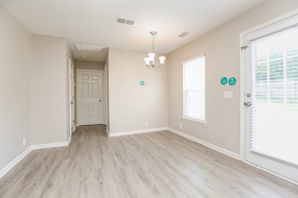 7016 Zither Ln - Photo 7 of 17