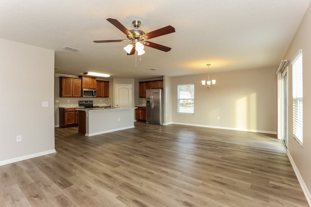 6738 Sandle Dr - Photo 4 of 16