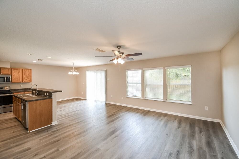 11504 Bonnie Lakes Ct - Photo 3 of 16