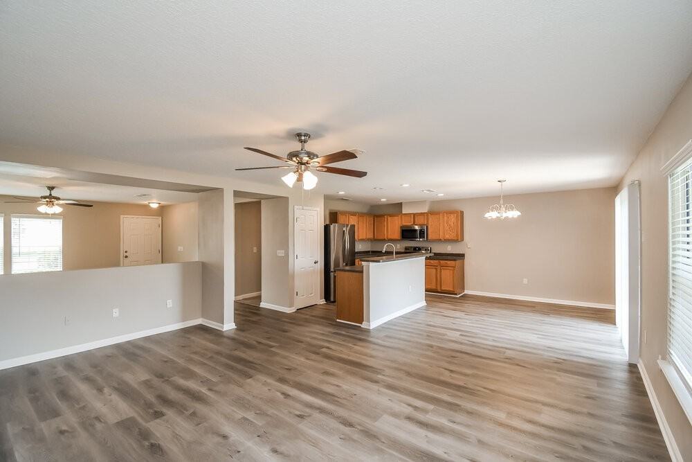 11504 Bonnie Lakes Ct - Photo 4 of 16