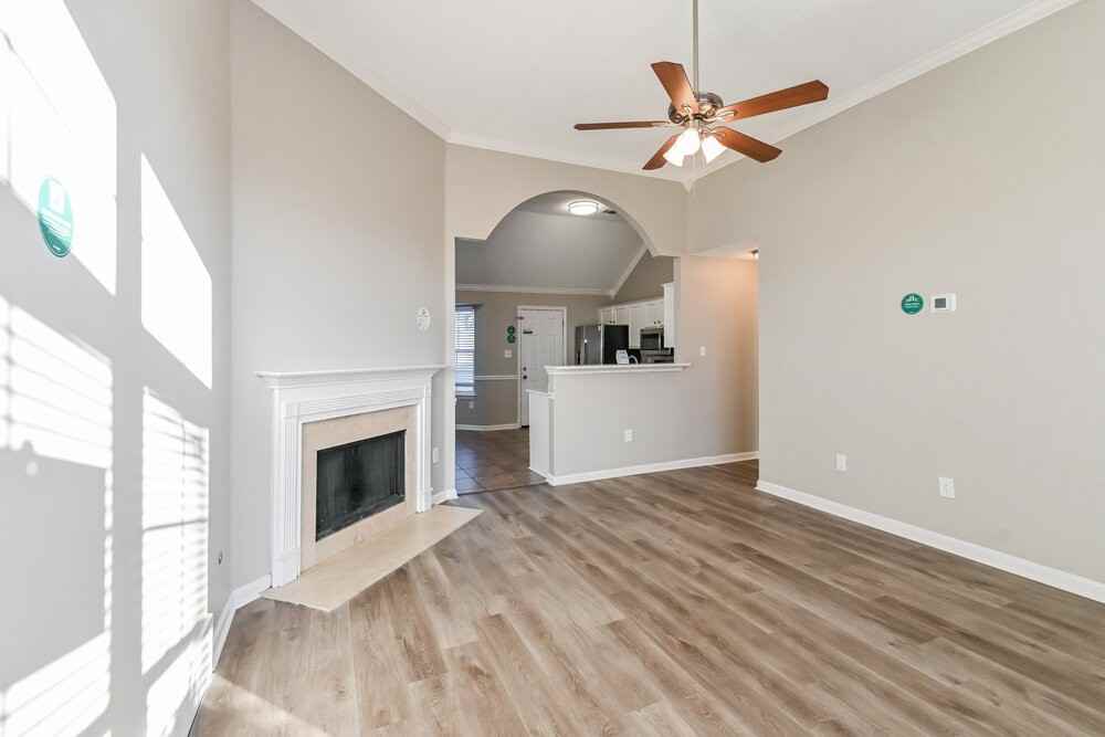 7140 Hunters Forest Dr - Photo 5 of 17