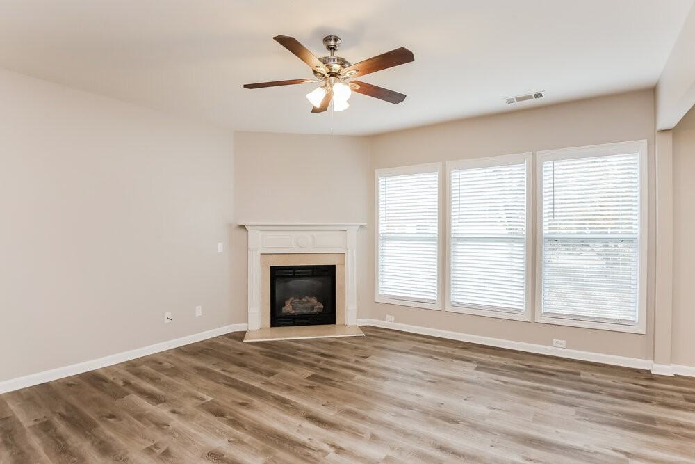 3174 Harlstone Dr - Photo 4 of 17