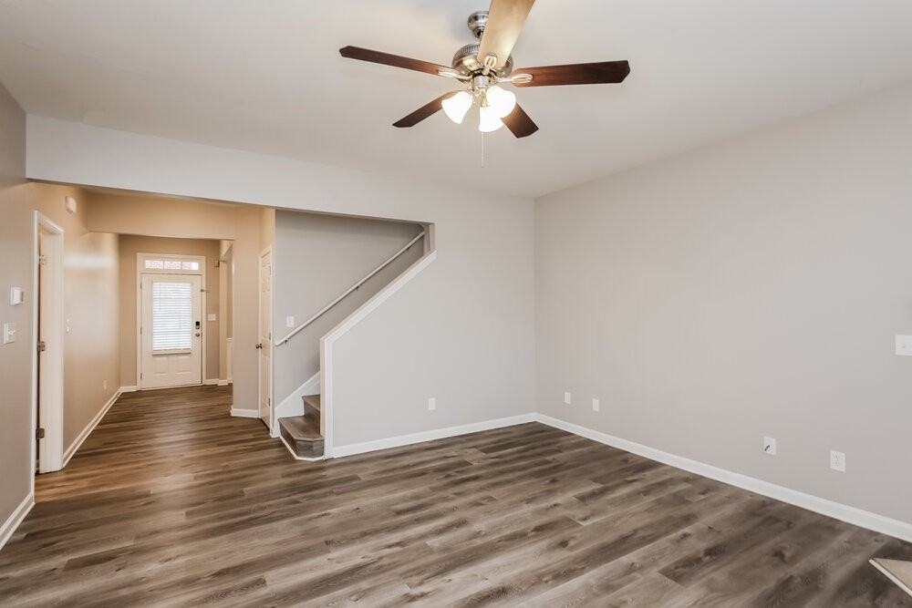 3174 Harlstone Dr - Photo 7 of 17