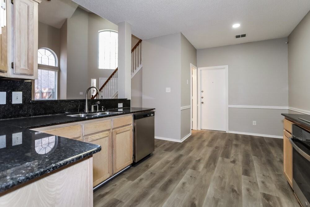 922 Golden Grove Dr - Photo 7 of 17