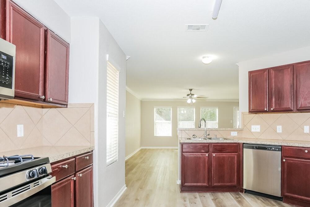 16750 Warbler Dr - Photo 5 of 17