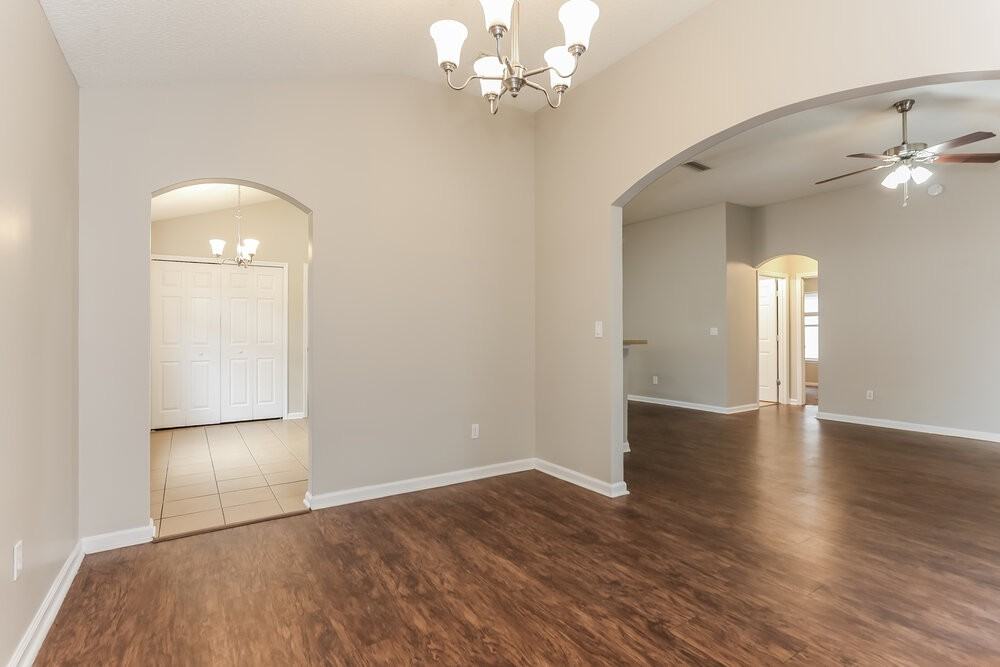 1841 Creekview Dr - Photo 5 of 16