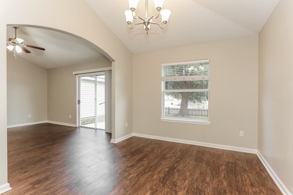 1841 Creekview Dr - Photo 6 of 16